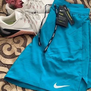 NIKE FLEX SHORTS